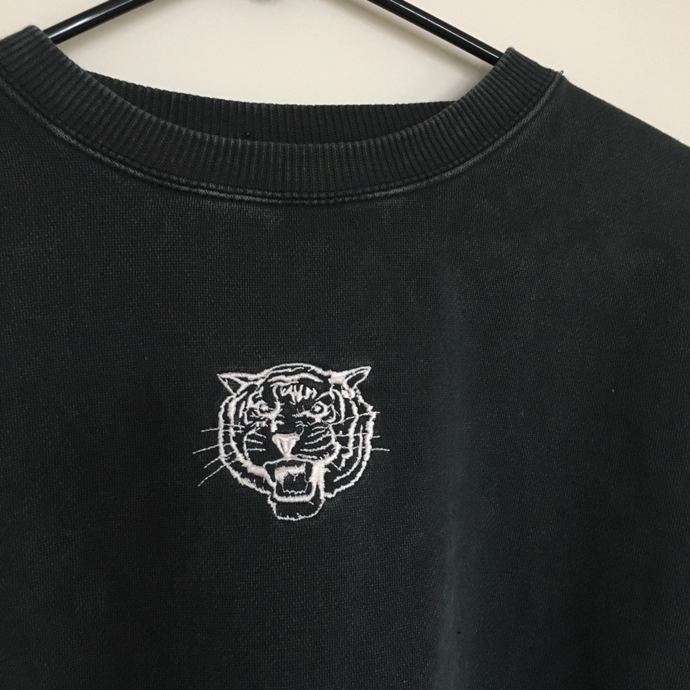 Brandy Melville Cropped Sweatshirt